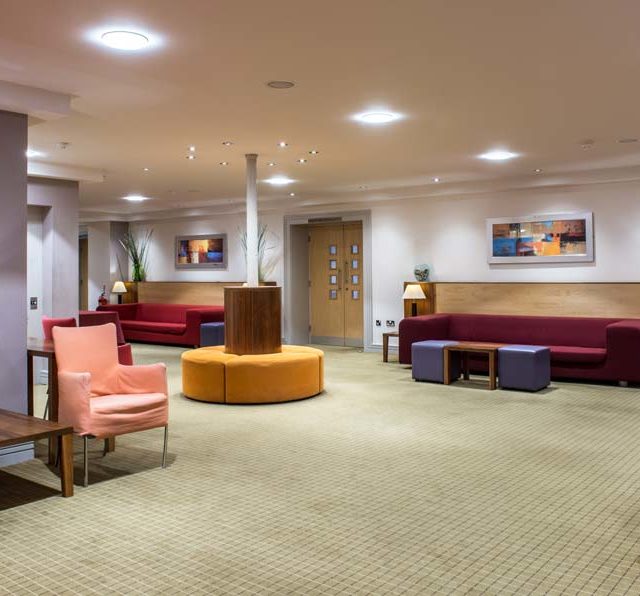 Metropole Hotel | Meeting communal area